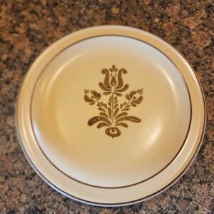 Pfaltzgraff Village 10" Dinner Plate, Vintage 1970's